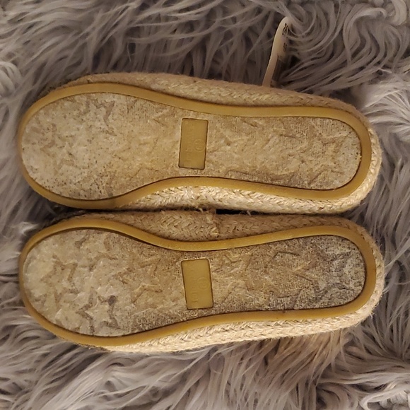 NWT Camo Slip On Shoes - Picture 6 of 8